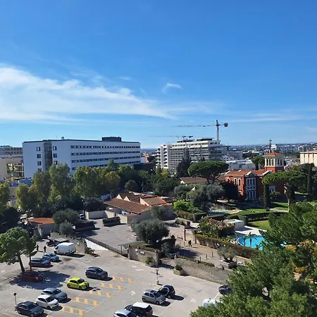 Boulevard Apartment